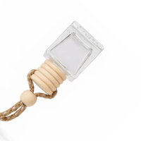 Diffuseur de parfum en verre suspendu pour voiture, 8 ml, design bouteille, avec cordon réglable, logo personnalisé, vente en gros