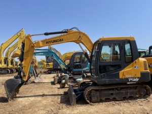 Excavadora Compacta Hyundai 75VC de 7.5 Toneladas de Segunda Mano, Excelente Relación Calidad-Precio, Bajo Consumo de Combustible, en Buen Estado de Funcionamiento, Equipo de Construcción - Product Image 5