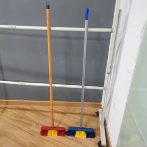 Fabbrica personalizzata a basso prezzo morbida scopa in setola con bastone in legno o ferro per uso domestico morbida scopa in plastica - Product Image 4