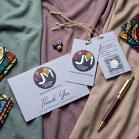 Étiquettes suspendues personnalisées avec logo imprimé, étiquettes en papier pour vêtements, étiquettes de vêtements pour boutiques de vêtements, emballage de marchandises pour la vente au détail