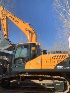 Excavadora Hyundai 220LC-9 Usada, Modelo 2016, Cucharón de 0.8m3, Peso Operativo de 20160kg, Bomba PLC, 1.5 Años de Garantía, Certificación CE - Product Image 5