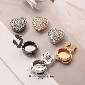 Gemelos de camisa para mujer con forma de corazón, con pedrería completa, decorativos, cubrebotones de cristal con clip - Product Image 4