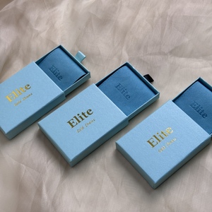 Boîte à bijoux coulissante mince et fine en carton recyclé coloré 9x9x1,7 <span class=keywords><strong>cm</strong></span> pour emballage cadeau de colliers et boucles d'oreilles - Product Image 4