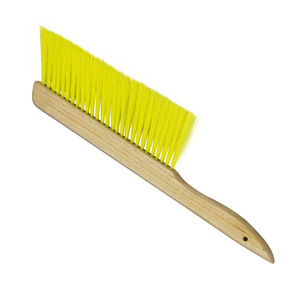 Outils d'apiculture, Brosse à abeilles en plastique à une rangée avec manche en bois, Brosse à abeilles <span class=keywords><strong>de</strong></span> haute qualité qui ne blesse pas le <span class=keywords><strong>miel</strong></span> - Product Image 3
