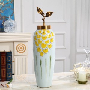 Jarrón de Piso de Cerámica Pintado a Mano Moderno de Jingdezhen, Color Blanco, para Decoración de Oficina y Hogar - Product Image 6
