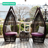 Ensemble de table et chaises d'extérieur moderne en rotin imperméable avec structure métallique, chaise cage à oiseaux, combo trois pièces avec table basse, confortable et durable