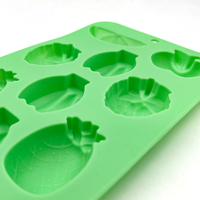 Tapis à lécher interactif pour le soulagement de l'anxiété des animaux de compagnie et la fabrication de desserts à la glace humaine Plateaux à glaçons en silicone