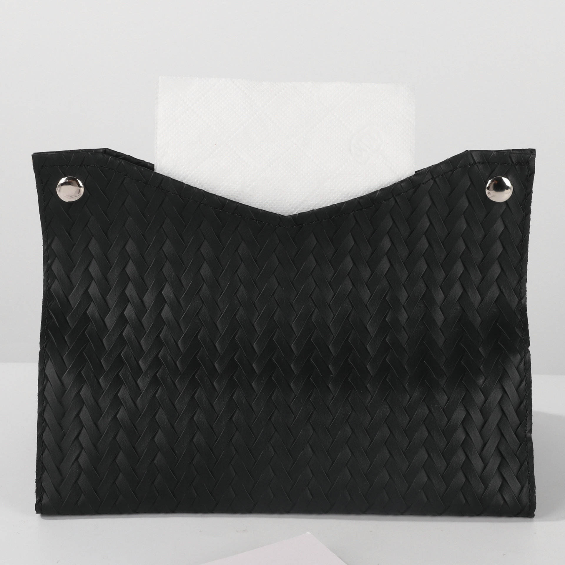 ลายบิดเกลียวสีดำ