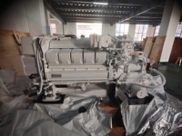 Moteur diesel de propulsion marine MTU 10V 2000M94 pour navire de patrouille, 1193 kW, 1622 CV, 2450 tr/min, avec boîte de vitesses à angle descendant ZF3000A