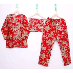Conjunto de Pijama de Mujer con Estampado Rojo, Cintura Elástica, Manga Larga, 100% Algodón Satinado, Diseño de Jardín Rosa - Product Image 1