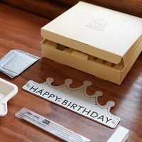 Ensemble de vaisselle en métal biodégradable pour fête d'anniversaire avec assiettes jetables, fourchettes et bougies