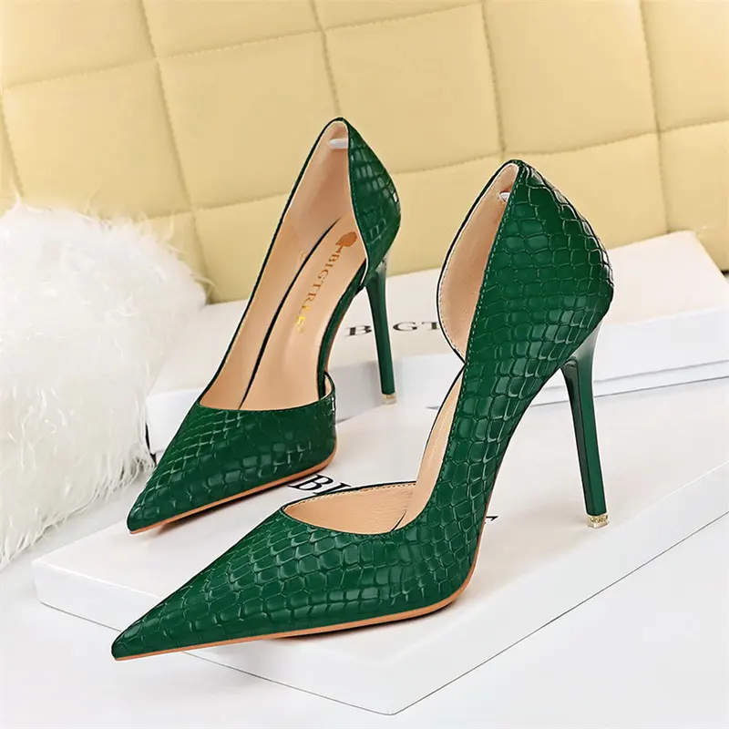 2022 New Snake Pattern Women Pumps Sexy Party Stiletto Wedding Shoes Large Size 43 Female Luxury High Heels