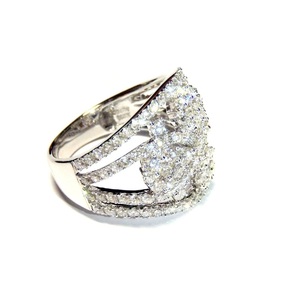 Offres Spéciales – Bague de Fiançailles, de Mariage ou d'Anniversaire en Or Blanc Massif 18 carats avec Diamant Taille Brillant de Haute Qualité et Sertissage en Grappe Pavé - Product Image 3