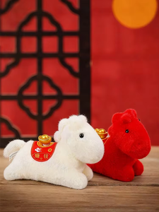 Porte-clés figurine mignon qui rapporte de l'argent, un adorable jouet en peluche en forme de poulain, idéal pour les garçons et les filles comme cadeau de fête - Product Image 6