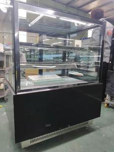 Vetrina Refrigerata Moderna per Esposizione Torte per Panetterie e Pasticcerie - Product Image 2