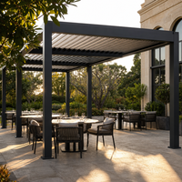 Pergola motorisée Jiake avec toit à lames orientables et gouttière de drainage pour projets de terrasses extérieures de restaurants et espaces de jardin sur mesure