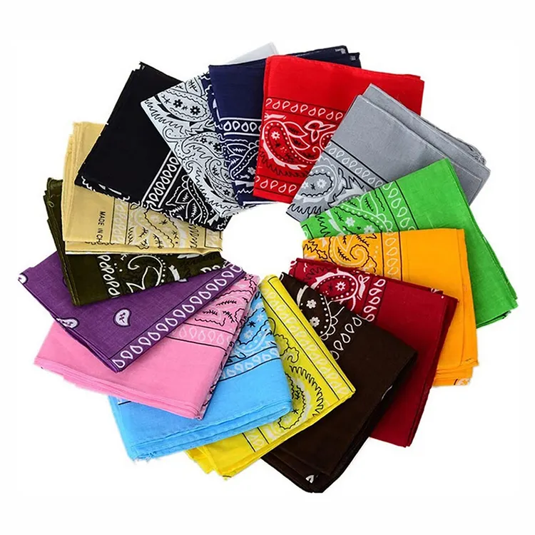 थोक प्रचार मल्टीफ़ंक्शन रंगीन कस्टम 100% सूती चौकोर कपड़े अनुकूलित मुद्रित हेडवियर क्लासिक पैस्ले बंदना