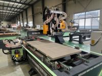 Centre d'usinage CNC multi-broches pour portes, machine de perçage, découpe et gravure de trous de serrures et de charnières, équipement de traitement des portes en bois