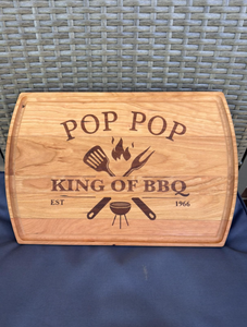 Planche à découper en bois en forme de pare-brise gravée au laser sur mesure, plateau personnalisé pour fromages et steaks, idéal pour supermarchés, boutiques de cadeaux et détaillants - Product Image 1