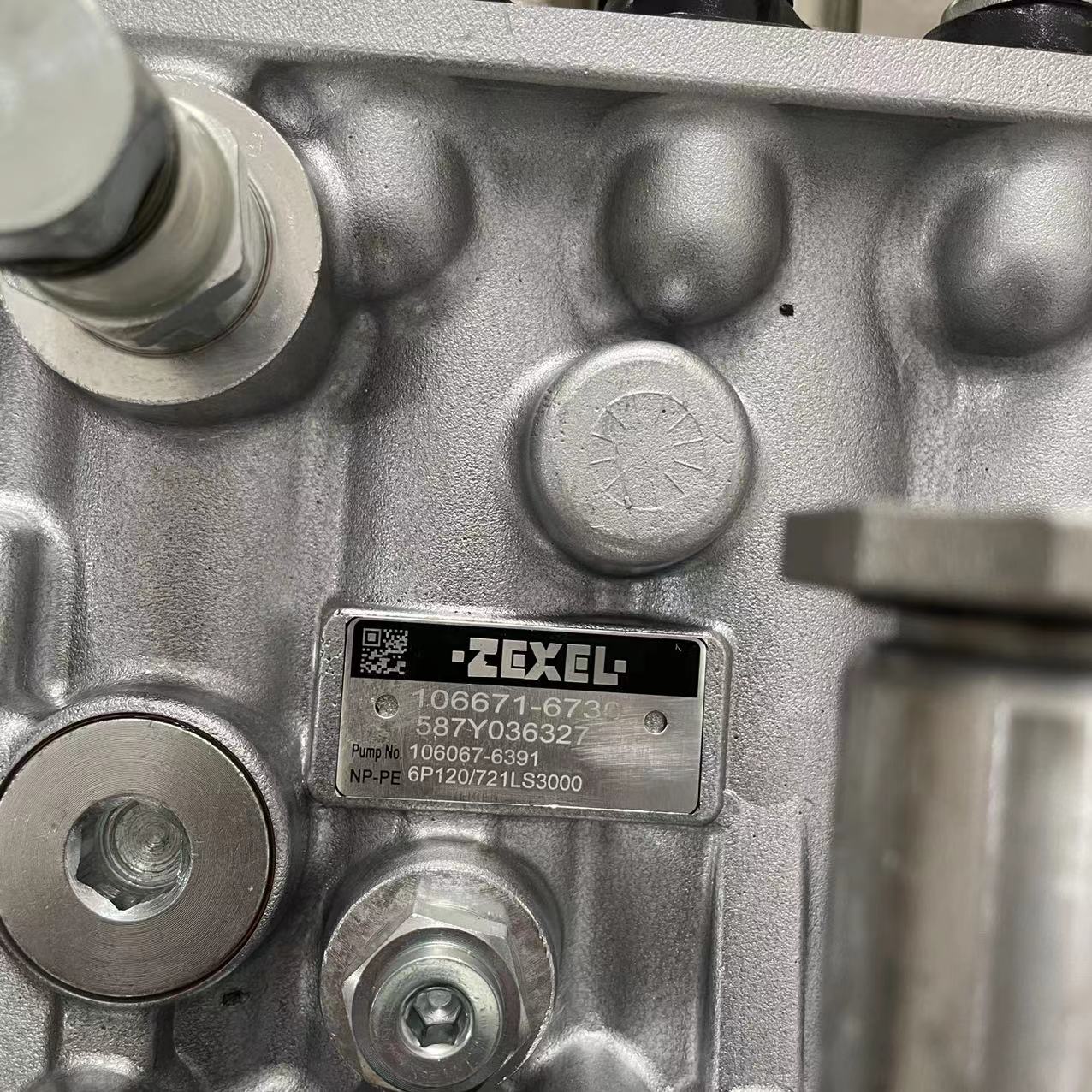 High-quality Fuel Injection Pump 6hk1 for Zx360 Excavator
