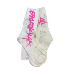 Chaussettes tendance streetwear graffiti pour femmes, mi-mollet, imprimées lettres, style délavé, pour couples, vente en gros - Product Image 5