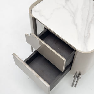 طاولة بجانب السرير عصرية وبسيطة فاخرة مع تشطيب لامع ، لوحة خشبية للمنزل - Product Image 4