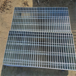 Grille de passage en acier noir robuste à mailles déployées standard, couvercle de caniveau en acier - Product Image 5