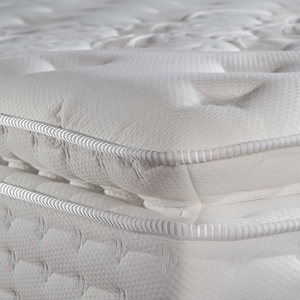 Matelas de hôtel taille King Twin avec support en maille roulée en boîte et ressorts continus à faible teneur en carbone. - Product Image 1
