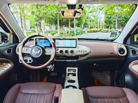 Wuling Bingo 2024 2025 2026, Mini Vehículo Eléctrico de Nueva Energía, 4 Plazas, Automático, Asientos de Cuero Oscuros, Volante a la Izquierda