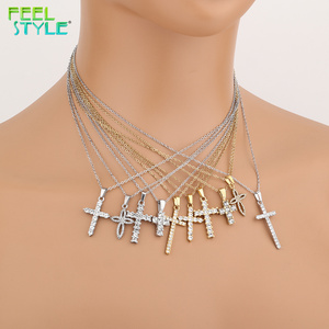 Collana con Ciondolo a Croce in Zirconi, Acciaio Inossidabile 316L Placcato Oro 18K, Gioiello Ipoallergenico da Donna - Product Image 1
