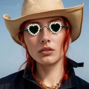 Lunettes de soleil punk de luxe 2025 avec strass, petite monture, protection UV400, en forme de cœur, pour hommes et femmes - Product Image 2