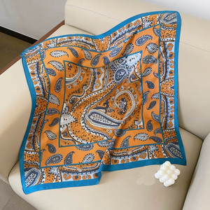 70CM <span class=keywords><strong>Prix</strong></span> Concurrentiel Chine Fabrication Paisley <span class=keywords><strong>Soie</strong></span> Écharpe <span class=keywords><strong>Carré</strong></span> Musulman Fleur Hijab Écharpe pour Femmes <span class=keywords><strong>Soie</strong></span> - Product Image 3