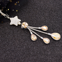 Nouveaux cadeaux de décoration intérieure pour femmes, gadgets automobiles, pendentif de rétroviseur en strass et cristal, accessoires de voiture suspendus