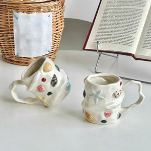 Taza de Cerámica con Diseño Creativo de Concha y Caracol, 300 ml, Regalo Único y Elegante para Días Festivos, Taza de Café para Oficina - Product Image 1
