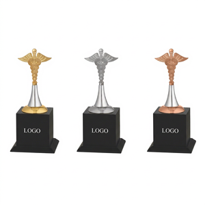 Trofeo Modelo 635 de Metal Fundido a Presión, Portátil, con Impresión UV y Grabado Láser, Premios Promocionales Duraderos en Acabados Dorado, Plateado y Cobre - Product Image 1