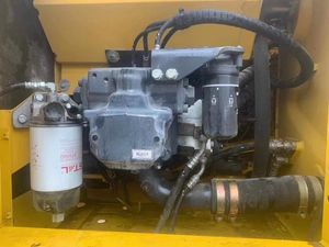 Excavadora sobre orugas Komatsu PC220 con certificación CE, excavadoras de 22 toneladas | Excavadora usada japonesa de bajo kilometraje para proyectos a gran escala - Product Image 3