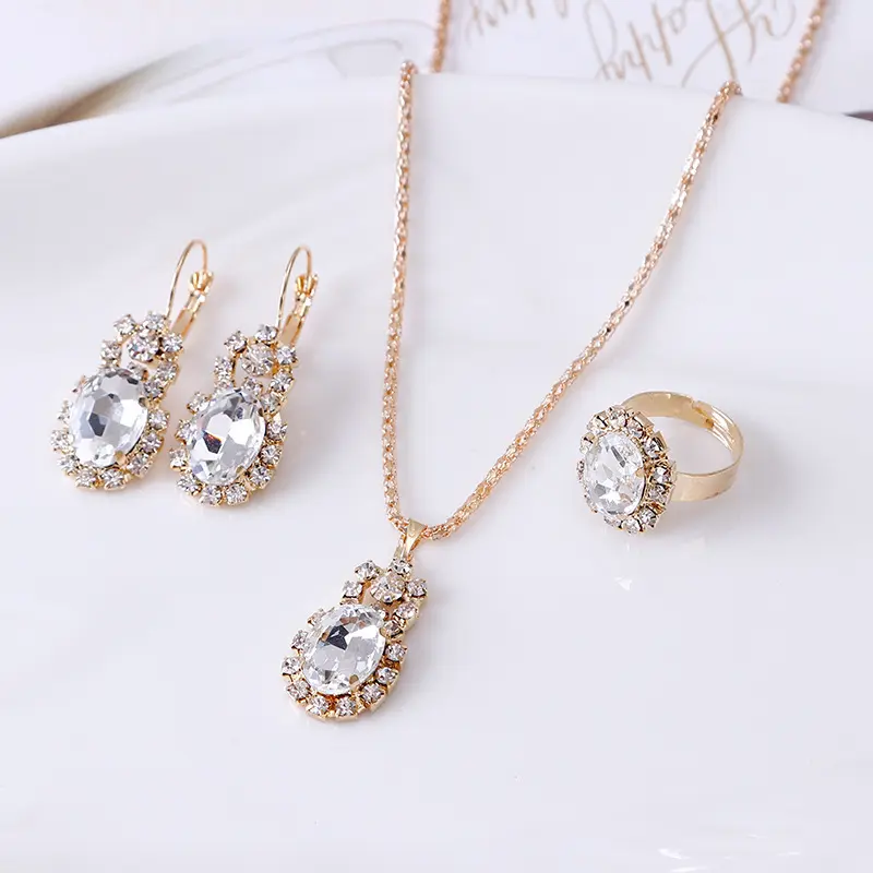 Venta caliente 18K chapado en oro diamante Cubic Zirconia collar y pendientes conjunto de joyería para mujer