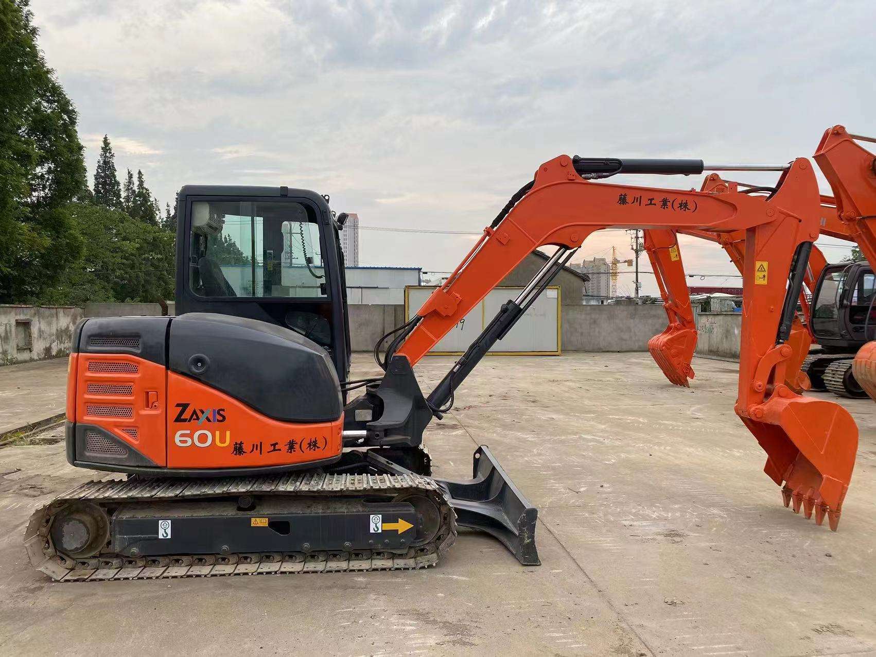 High Quality Used Hitachi ZX60U Mini Excavator with Free Shipping