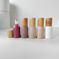 Flacons roll-on uniques en verre Morandi 10 ml avec bille en acier inoxydable et capuchon en bambou, flacons roll-on pour huiles essentielles mats givrés