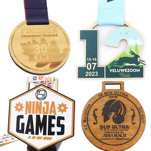 Produsen kustom Finisher maraton berlari kayu Laser medali bambu Olahraga murah Medali Penghargaan