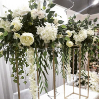 Fleurs artificielles polyvalentes en soie de 50 cm pour décoration de mariage et fournitures MoKtong – Grandes boules de fleurs noires avec présentation pour allée