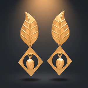 Boucles d'oreilles pendantes en laiton plaqué or 18 carats, motif géométrique losange, cercle découpé, feuille texturée or mat, diamant, pour mariage, fête, ethnique - Product Image 2