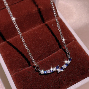 Collana con Diamante Blu Placcata in Oro Bianco, Elegante Gioiello da Donna con Catena di Perline per Feste - Product Image 1