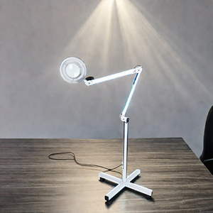 Lampe <span class=keywords><strong>loupe</strong></span> réglable de qualité 5X,8X LED avec roues de support pour salons de beauté lentille en verre Portable personnalisable - Product Image 2