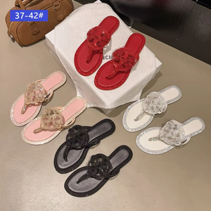 รองเท้าแตะแฟชั่นฤดูร้อนแบบใหม่สำหรับผู้หญิง รองเท้าแตะลำลองแบบสายรัด PVC รองเท้าแตะเจลลี่แบบสวมพื้นเรียบสำหรับใส่ไปชายหาด - Product Image 4