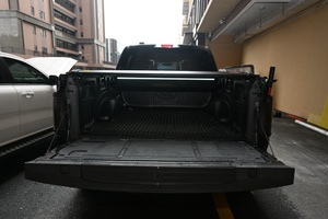 <span class=keywords><strong>2016</strong></span> + Nissan Navara Pickup Couvercle de volet roulant manuel Anti-poussière Anti-vol Tonneau dur Fonction de verrouillage en aluminium robuste - Product Image 5