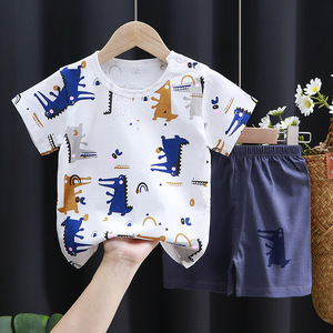 Vente en gros d'ensembles de vêtements pour bébés et enfants unisexes d'été avec t-shirt à manches courtes à motif de dessin animé, 100% coton biologique, meilleur prix - Product Image 4