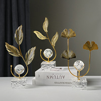 Décoration d'intérieur : Accessoire de luxe en verre cristal et acrylique doré pour maison, fête, salon, mariage et autres décorations de table.