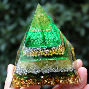 Pirámide de Cristal de Resina Epoxi, 8 cm, Árbol de Peridoto Multicapa, Decoración Feng Shui, Adorno de Escritorio para Sala de Estar, Regalo - Product Image 4