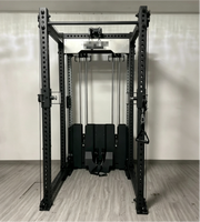 Appareil de musculation multifonction robuste à 6 poteaux avec système de câbles pour tractions Smith/rameur bas et double sélection de poids